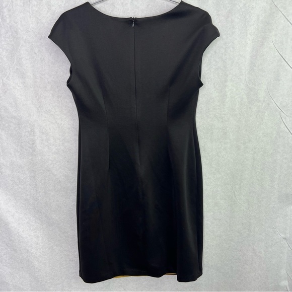 Connected Apparel Sheath Dress W/Textured Slimming Center & Cap Sleeves Size 4P - Picture 2 of 6